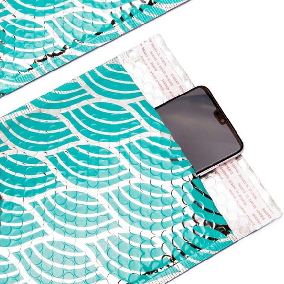 8 Count 7X10 Ripple Wave Teal Bubble Mailers, Shipping Supplies, PRICE IS FIRM - Picture 6 of 6